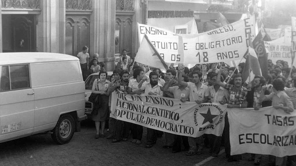 Manifestación de ERGA contra as taxas universitarias en 1977. (Foto: Fundación Terra e Tempo)