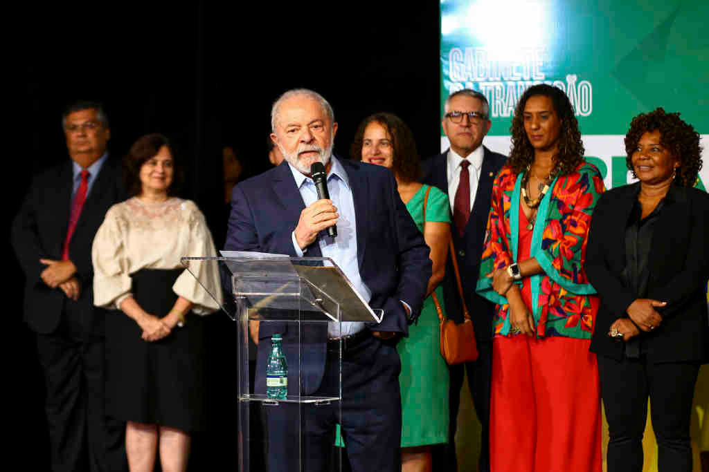O novo presidente do Brasil, Lula, presentou parte do seu Gabinete a semana pasada en Brasília. (Foto: Marcelo Camargo / Agencia Brazil / d / DPA)