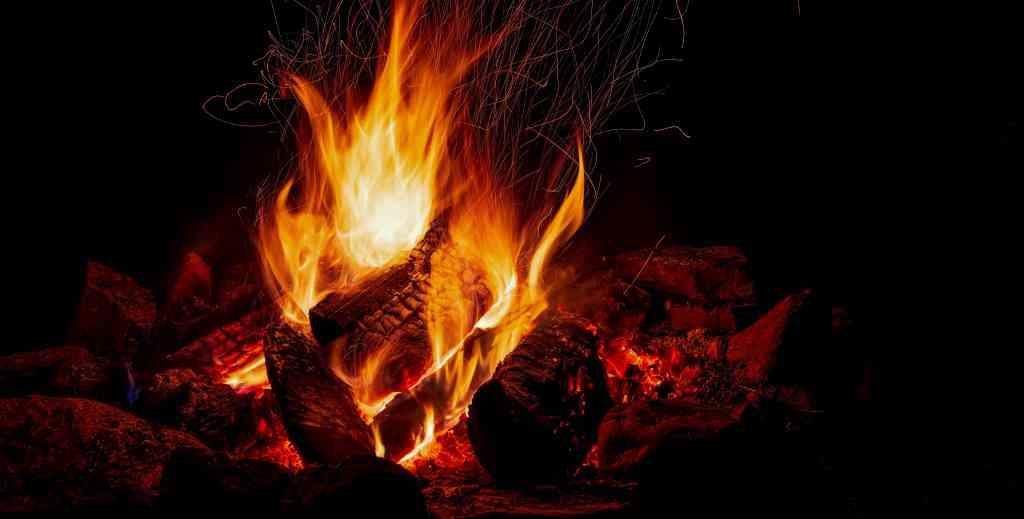 O lume novo é unha fogueira que se prende o 1 de xaneiro para o bo comezo do ano. (Foto: Nós Diario)