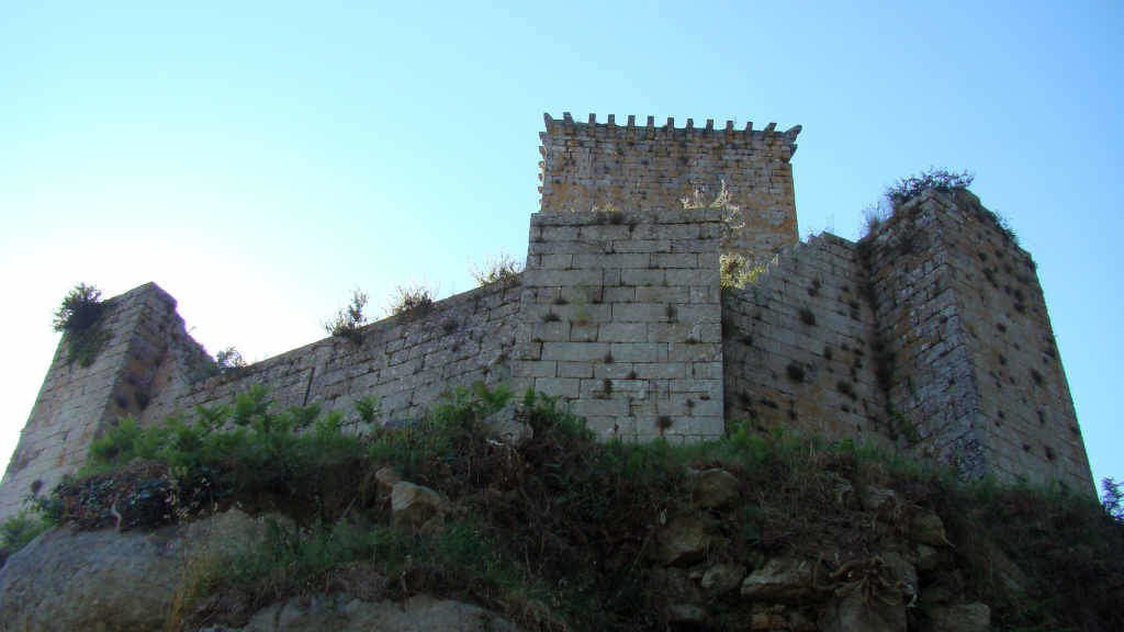 Castelo de Nogueirosa en Pontedeume (Foto: Héitor Picallo).