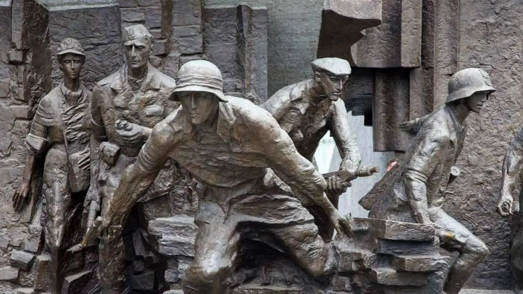 Monumento en homenaxe ao levantamento de Varsovia. (Foto: Marek Kacir)