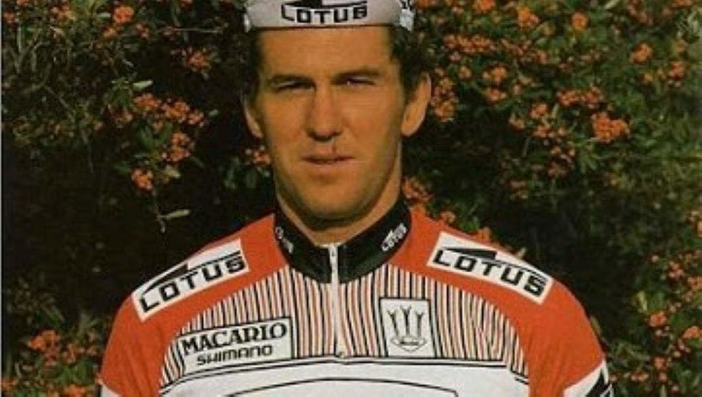 O galego, durante a súa etapa no Lotus, en 1990. (Foto: Equipo Lotus).