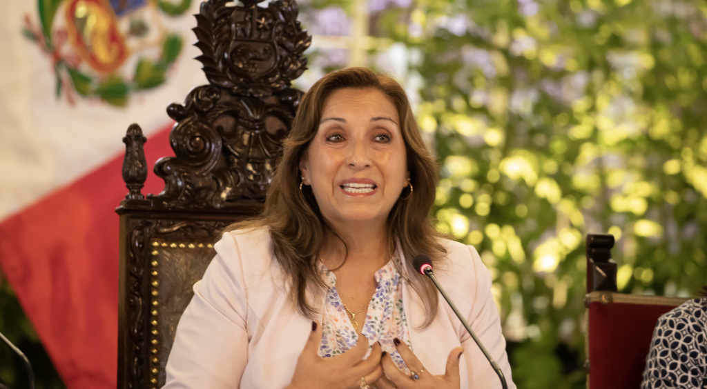 A presidenta do Perú, Dina Boluarte (Foto: Mariana Bazo / Zuma Press / Contactophoto).