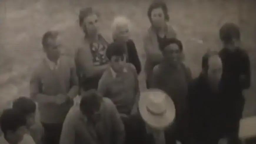 Fotograma do filme 'O documento', dirixido por Enrique Rodr&iacute;guez Baixeras - Grupo Enroba, en 1974 (Fotograma: Proxecto Engale).