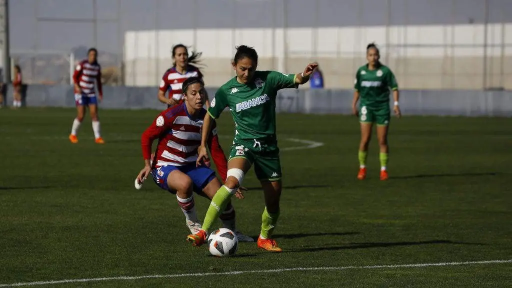 A deportivista Letti Sevilla xa padeceu varias lesi&oacute;ns de xeonllo a pesar de ter s&oacute; 26 anos de idade. (Foto: RC Deportivo).