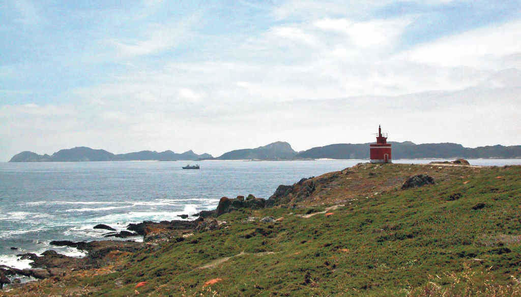 Punta Robaleira e as illas Cíes (Foto: Colectivo Xea).