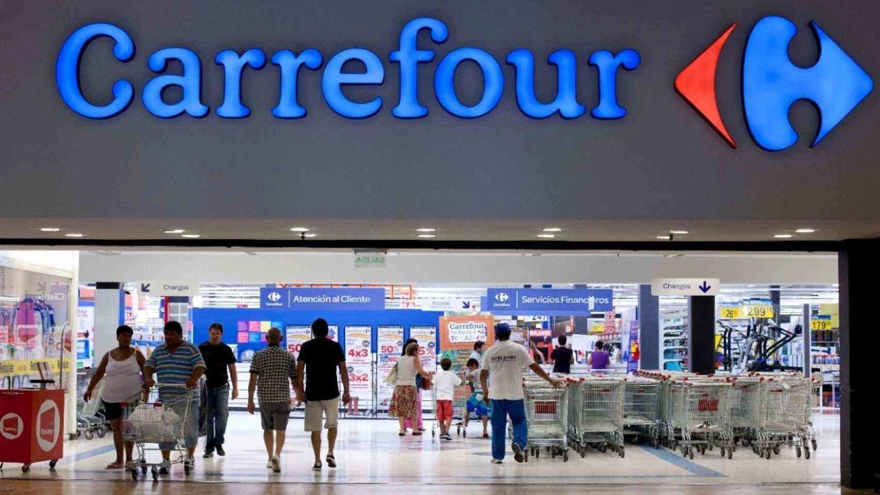 Carrefour foi a cadea de supermercados, entre as analizadas por Facua, que máis aumentou o prezo dos produtos durante o último ano no Estado español. (Foto: Nós Diario)