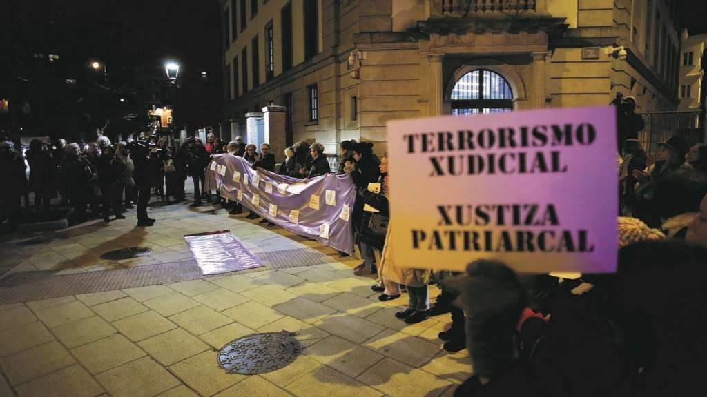 Concentración feminista en Lugo, esta quinta feira. (Foto: Carlos Castro / Europa Press)