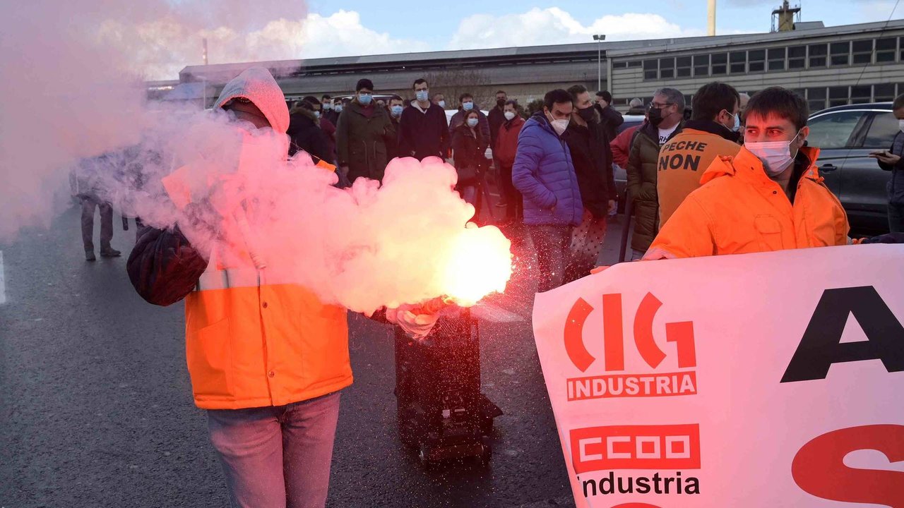 Protesta por unha solución na fábrica coruñesa, en marzo de 2022 (Foto: M. Dylan / Europa Press).