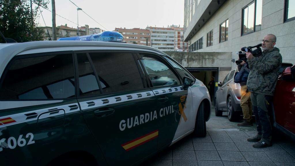 Chegada do presunto asasino de Beatriz L.G. aos Xulgados de Vigo, esta cuarta feira. (Foto: Gustavo de la Paz / Europa Press)