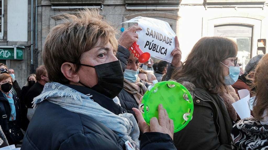 Manifestación convocada por SOS Sanidade en novembro de 2021. (Foto: César Arxina / Europa Press)