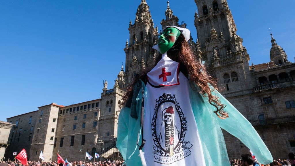 12-F: Manifestación convocada por SOS Sanidade Pública en Compostela. (Foto: Arxina).