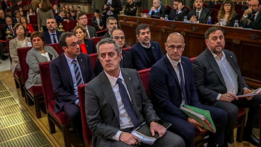 Joaquim Forn, Raül Romeva e Oriol Junqueras, en primeiro plano, no xuízo do 'procés'. (Foto: VilaWeb)
