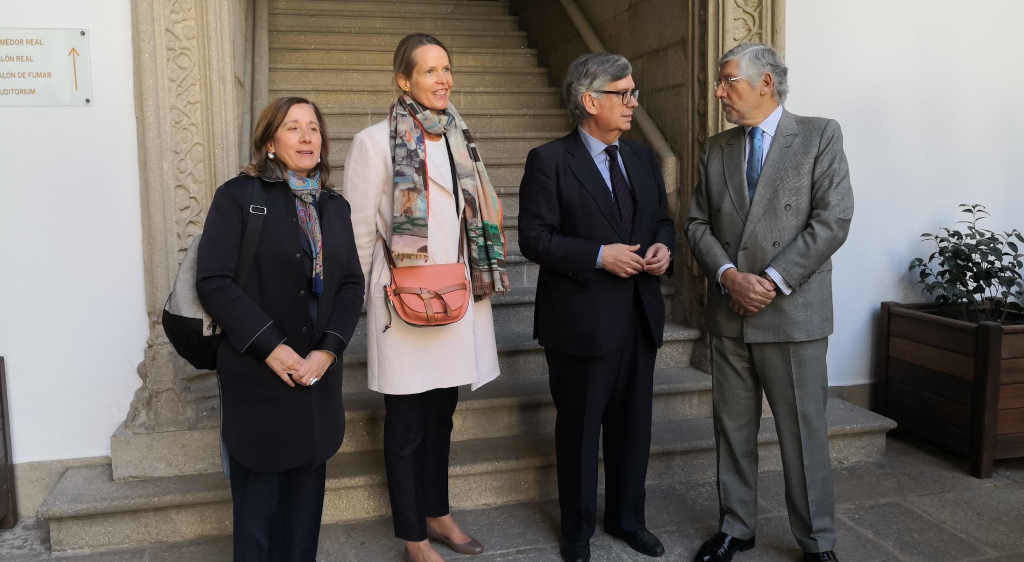 O embaixador de Portugal no Estado español, João Mira-Gomes (á dereita) esta segunda feira en Compostela (Foto: Europa Press).