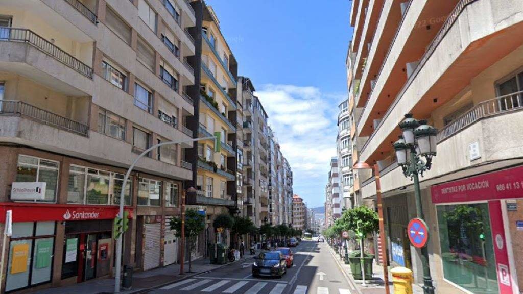 O suceso produciuse na rúa Urzaiz de Vigo. (Foto: Google Maps)