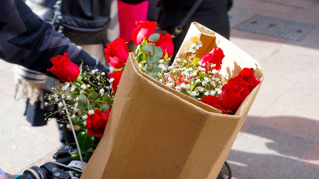 Flores polo día de San Valentín (Foto: Eduardo Briones / Europa Press).