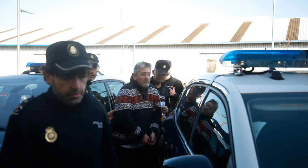 O home acusado de acoitelar unha muller en Mar&iacute;n (Foto: Gustavo de la Paz / Europa Press).