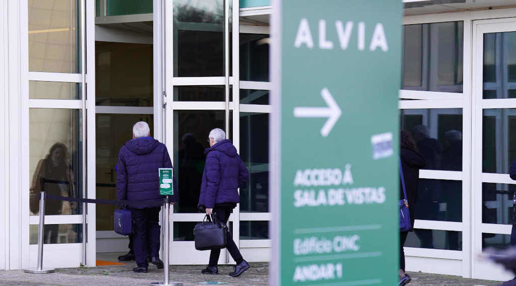 Entrada aos xulgados nos que decorre o xuíxo do Alvia na Cidade da Cultura en Compostela (Foto: Álvaro Ballesteros / Europa Press).