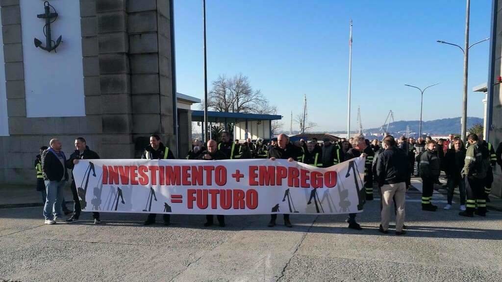 Protesta do persoal de Navantia en Ferrol, esta sexta feira. (Foto: Europa Press)