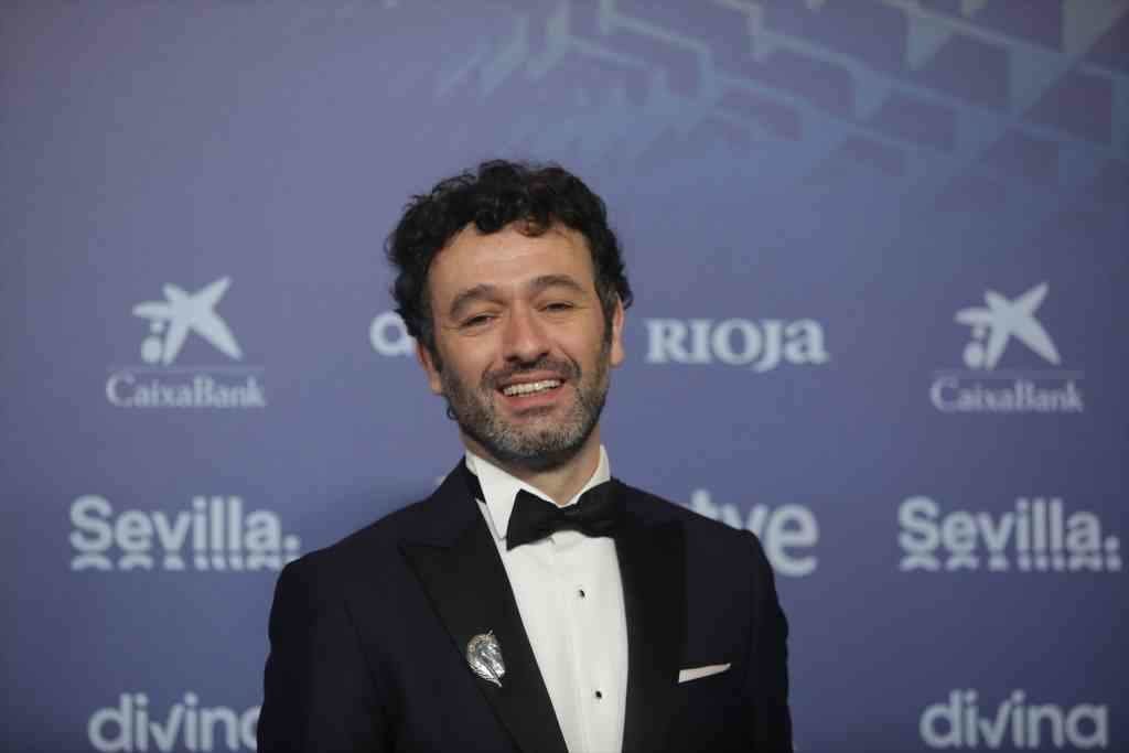 O director Rodrigo Sorogoyen posa na alfombra vermella previa á gala da 37 edición dos Premios Goya. (Foto: María José López / Europa Press)