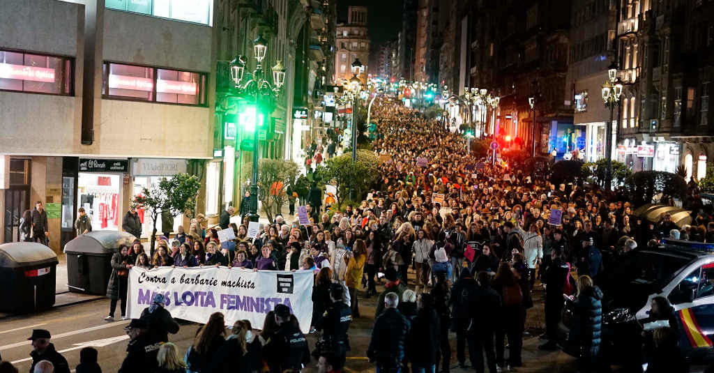 As rúas de Vigo ateigadas de xente este 8-M (Foto: Javier Vázquez / Europa Press(.