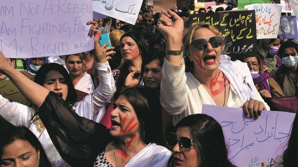 Protesta esta cuarta feira contra a prohibición da marcha do 8-M no Punjab. (Foto:  Europa Press / Contacto / Rana Sajid Hussain)