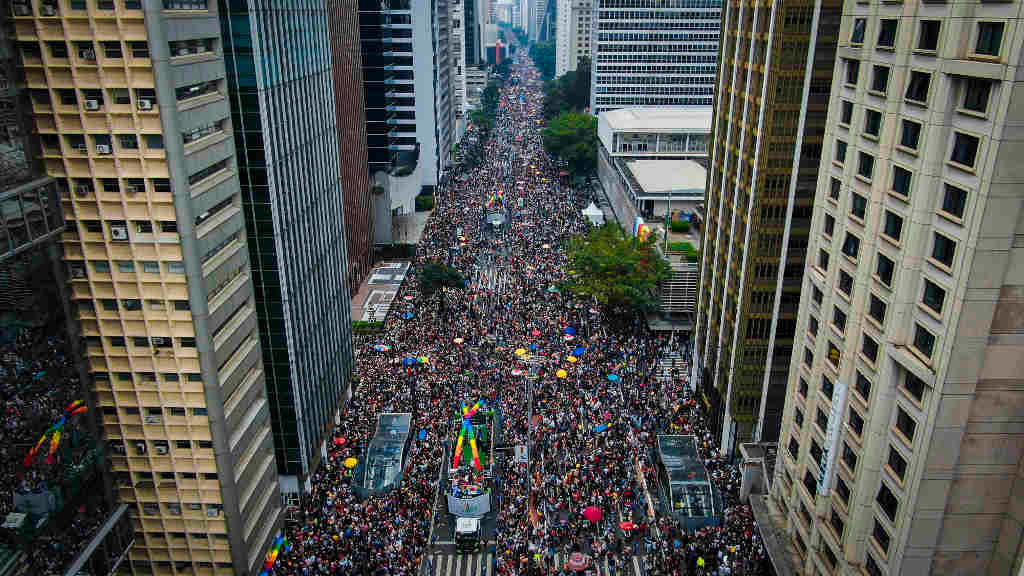 Desfile multitudinario na  xornada do Orgullo Gai en São Paulo, no Brasil, o 19 de xuño de 2022. (Foto: Lincon Zarbietti / DPA)