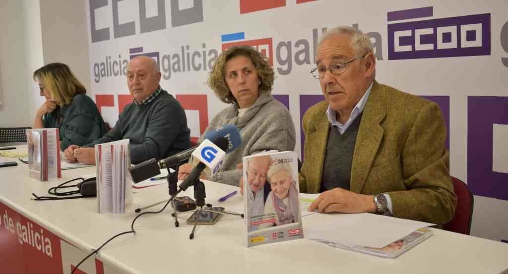Maica Bouza, Carlos Mella, Amelia Pérez e Juan Sepúlveda na presentación do informe, hoxe en Santiago de Compostela. (Foto: Nós Diario)