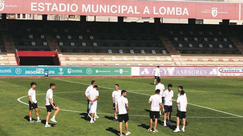 A selección galega no estadio da Lomba, en Vilagarcía, en 2022. (Foto: RFGF)