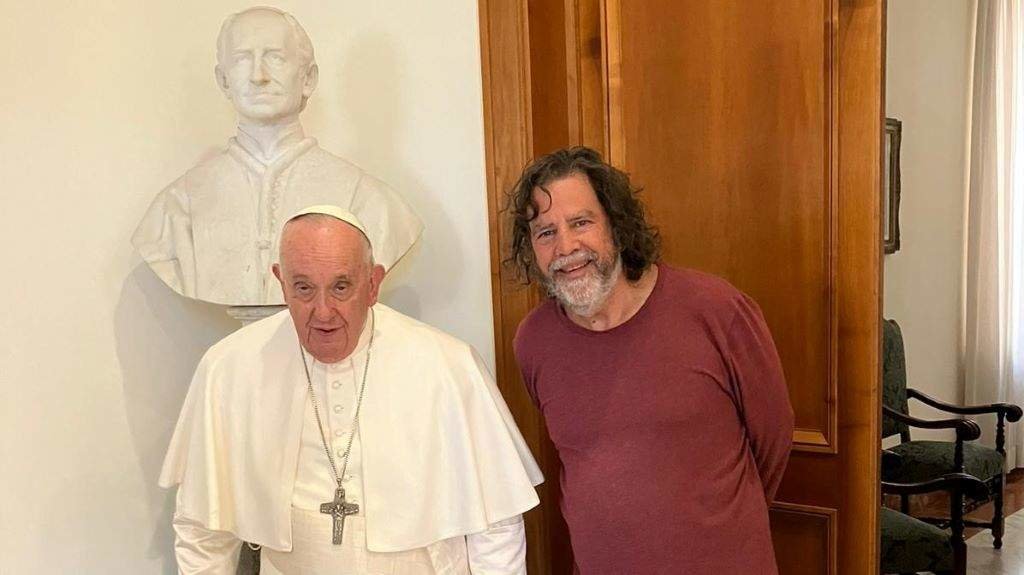 O Papa Francisco e Ramón Grosfoguel, esta segunda feira, no Vaticano. (Foto: Nós Diario)