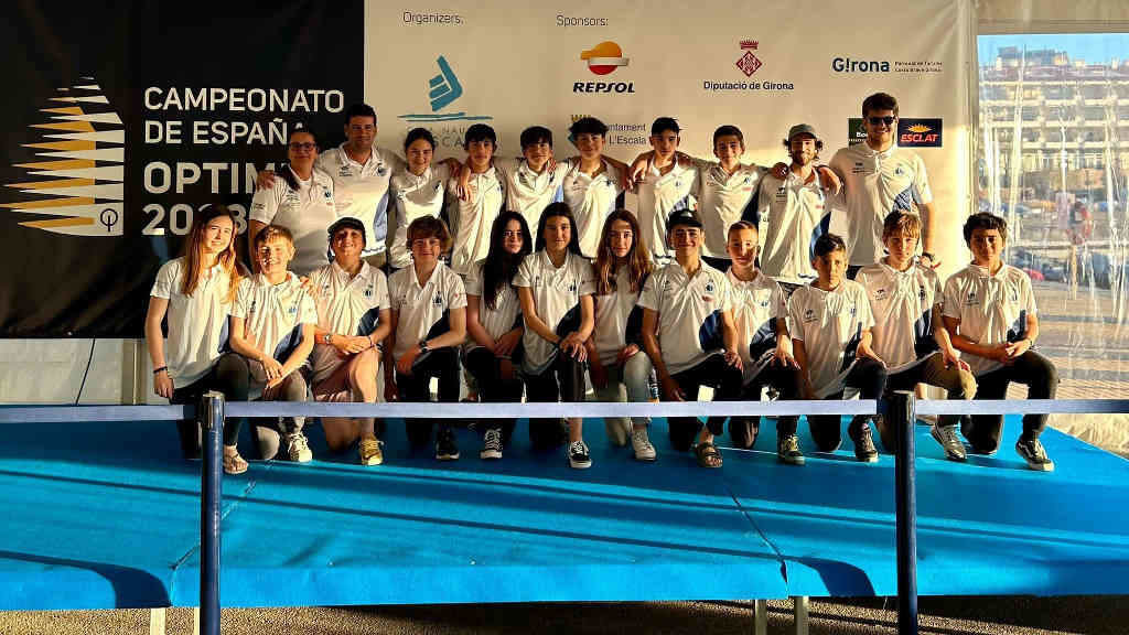 Participantes no Campionato estatal de Optimist en Catalunya (Foto: FGV).