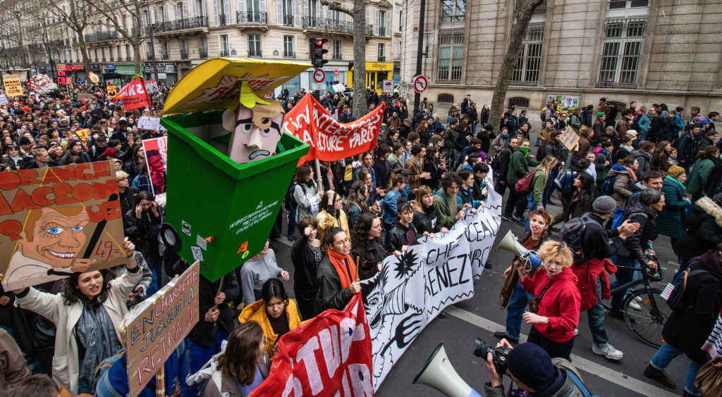 Protestas en París contra a reforma das pensións (Foto: Europa Press / Contacto / Ahmed Hariry Mahmoud).