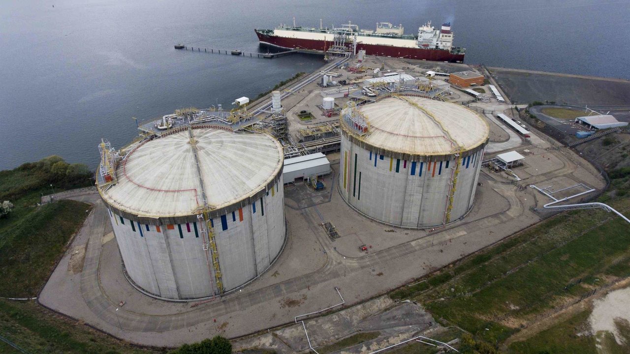 Terminal de gas natural licuado de Reganosa en Mugardos (Foto: Europa Press).