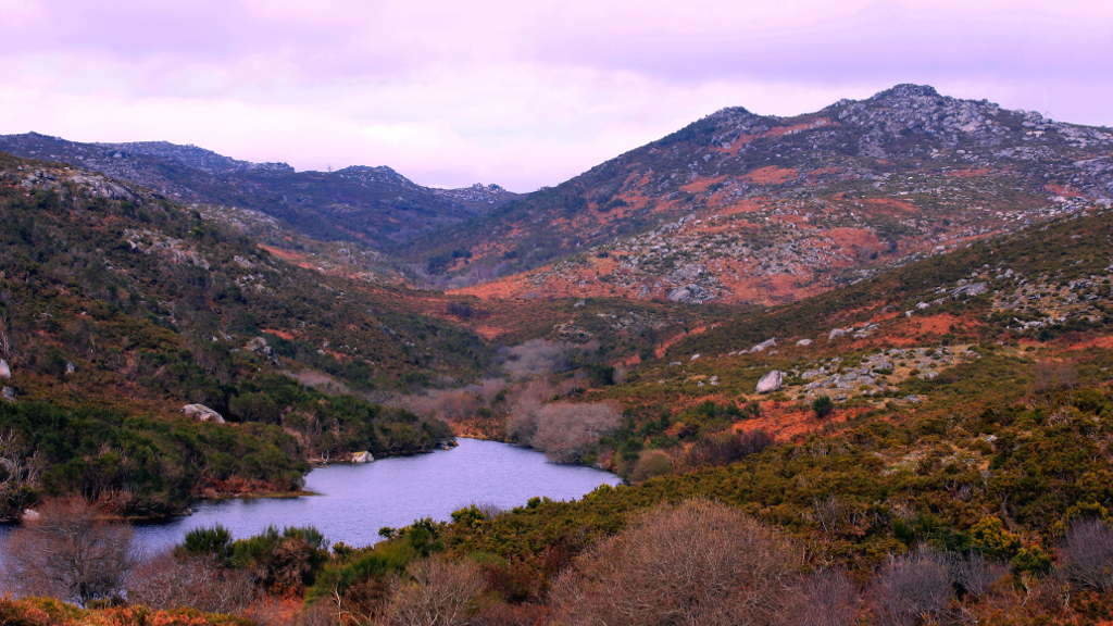 Pozo do Piñeiro, na serra do Suído (O Covelo, comarca da Paradanta). (Foto: Sur da Dorsal Galega)