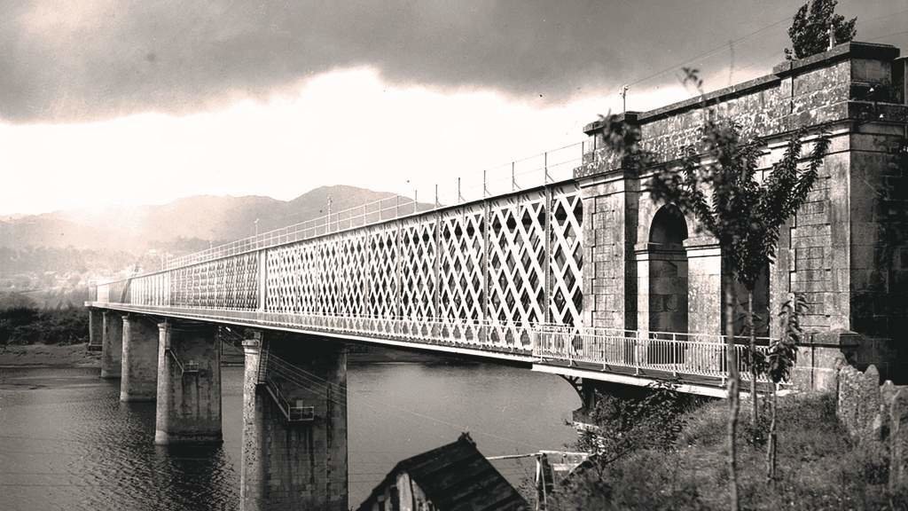 Ponte Internacional sobre o río Miño. (Foto: Arquivo Histórico Provincial de Lugo / Arquivo Loty / AMIT)