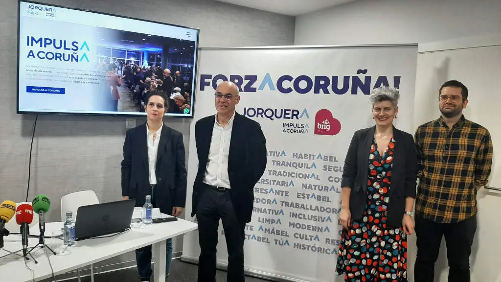Avia Veira, Francisco Jorquera, Mercedes Queixas e David Soto. (Foto: N&oacute;s Diario)
