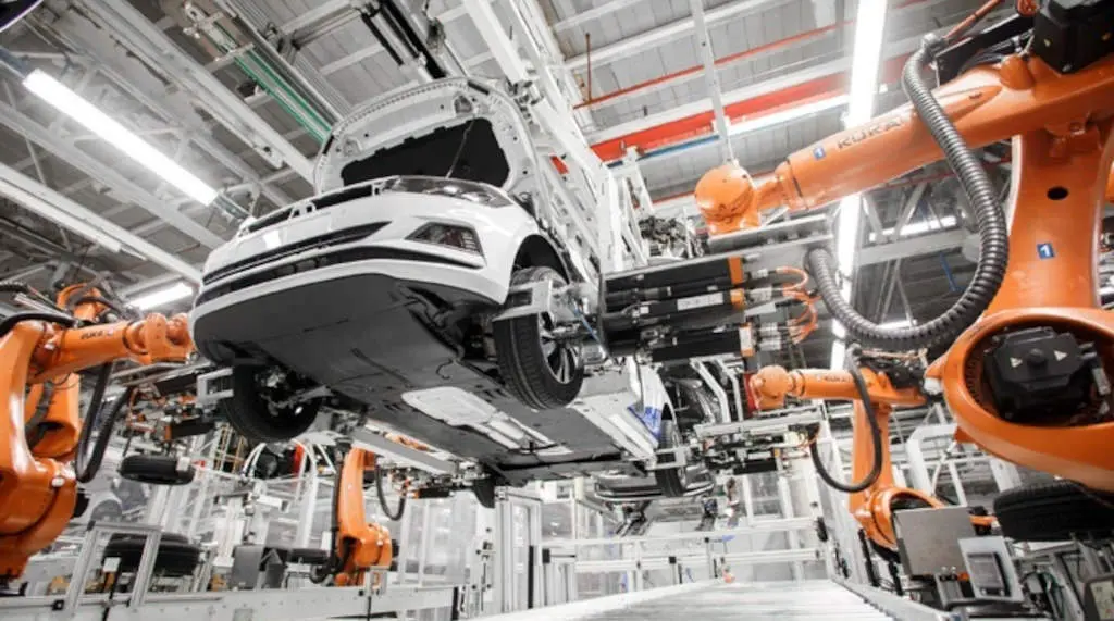 Unha planta de produci&oacute;n de veh&iacute;culos (Foto: UGT Fica).