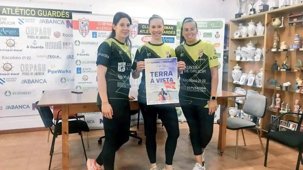 Lima, G&oacute;mez e Carrat&uacute;, na rolda de prensa previa ao partido. (Foto: Atl&eacute;tico Guard&eacute;s).