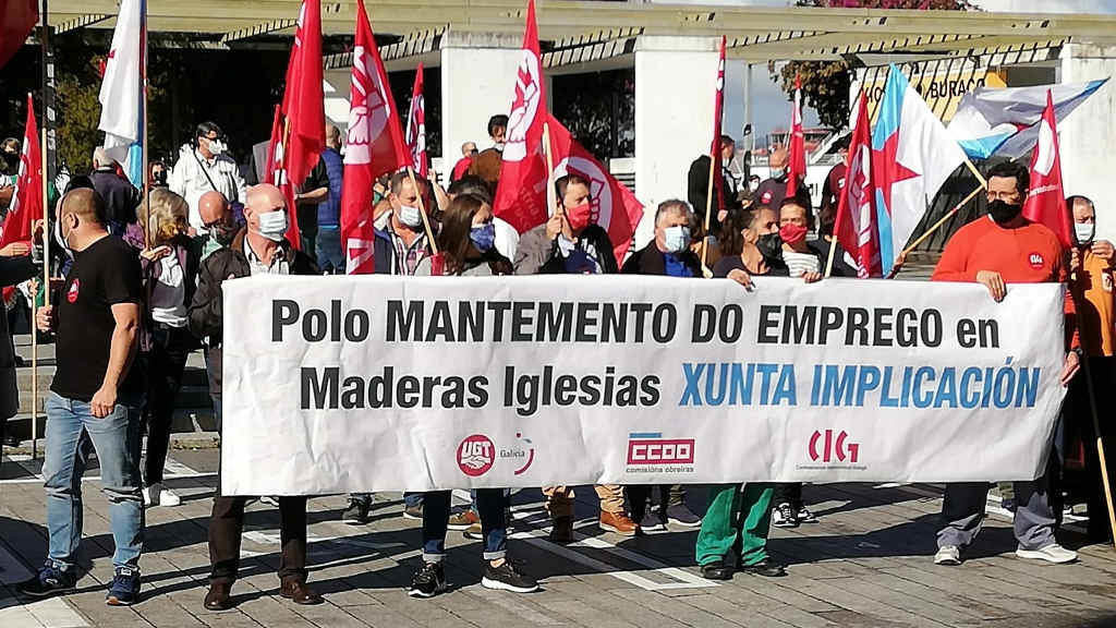 Persoal de Maderas Iglesias nunha manifestación en Vigo. (Foto: Nós Diario)