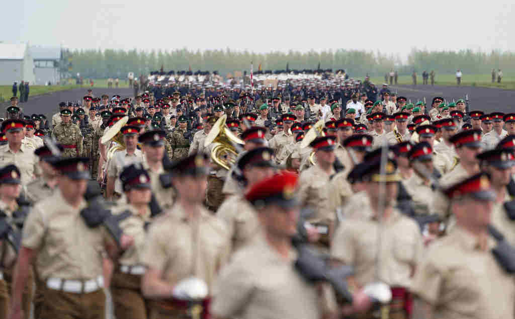 Militares británicos adestraron a segunda feira para a coroación. (Foto: Andrew Matthews / Pa Wire / DPA)