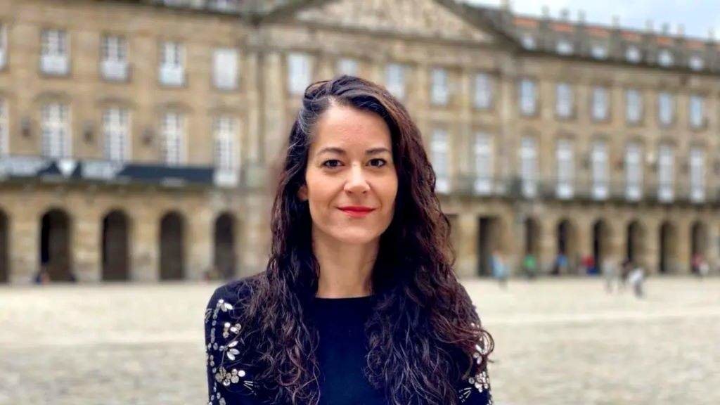 María Rozas encabeza a lista de Compostela Aberta na capital galega.