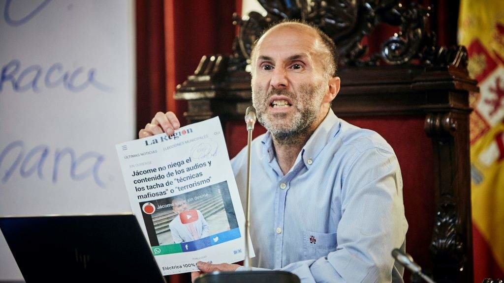 O alcalde de Ourense, Gonzalo Pérez Xácome, na rolda de prensa que ofreceu esta cuarta feira a raíz dos audios filtrados. (Foto: Agostime / Europa Press)