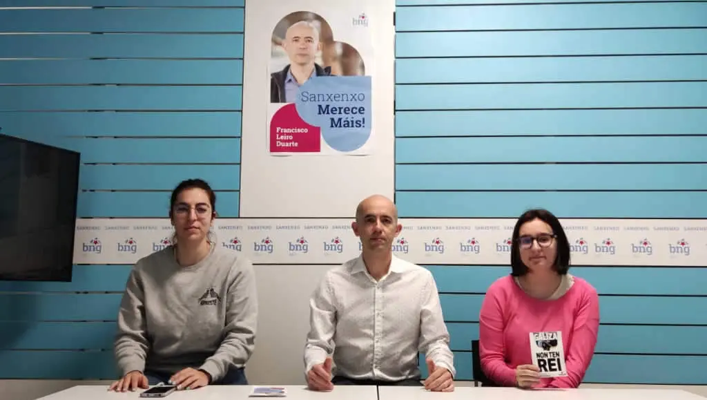 Marta G&oacute;mez, Fran Leiro e Nuria Di&eacute;guez, a militante sancionada (Foto: N&oacute;s Diario).