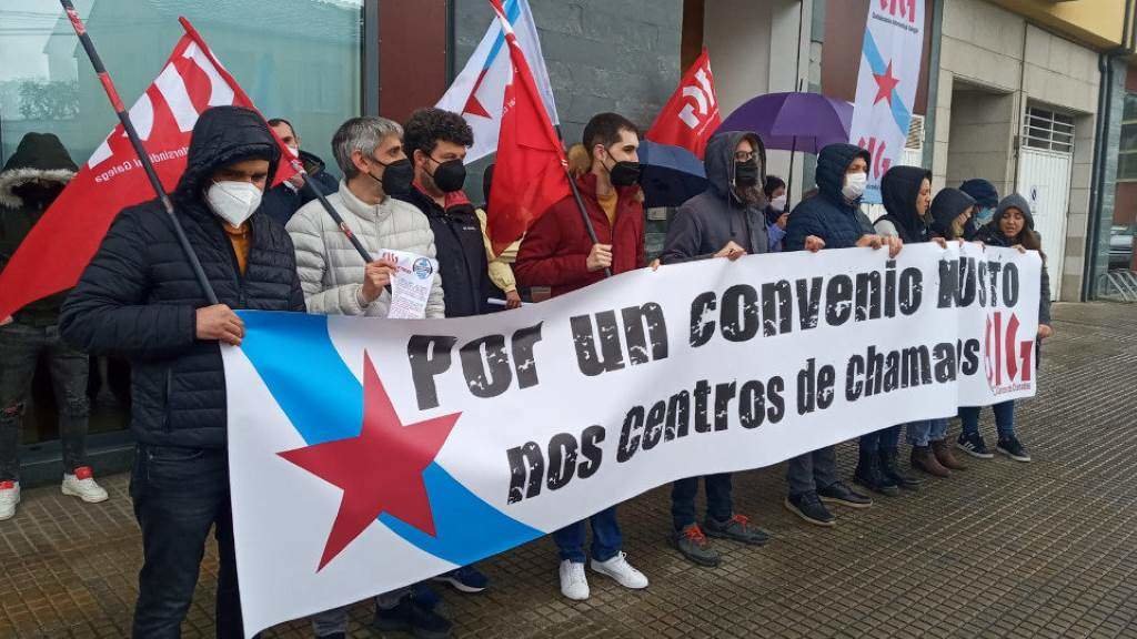 Protesta nas instalacións de Inelcom en Sarria, o pasado ano. (Foto: Nós Diario)