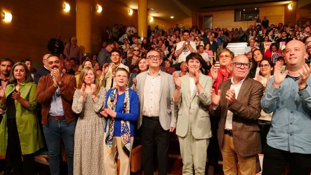 Ana Pontón apoiou o alcalde e candidato nacionalista Evencio Ferreiro en Carballo. (Foto: Nós Diario)