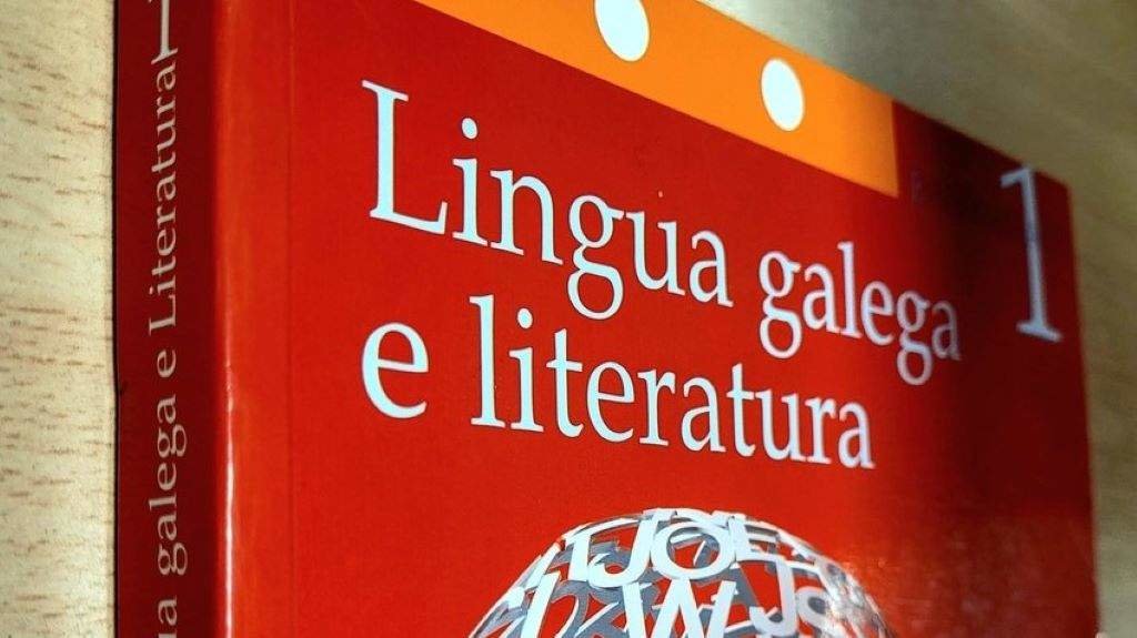Libro da materia de Lingua galega e literatura.
