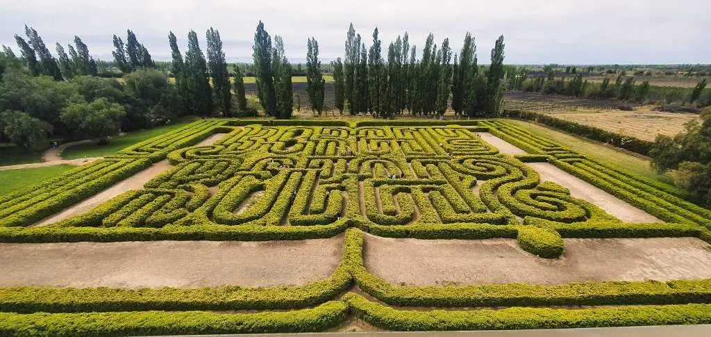 O labirinto de Borges, homenaxe ao escritor e a unha das obsesi&oacute;ns recorrentes na s&uacute;a obra, na provincia de Mendoza, Arxentina. (Foto: Fernando Lurie)