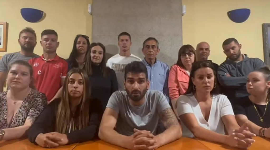 Matías González (no centro) apoiado pola súa candidatura nun vídeo publicado nas redes sociais (Foto: Nós Diario).