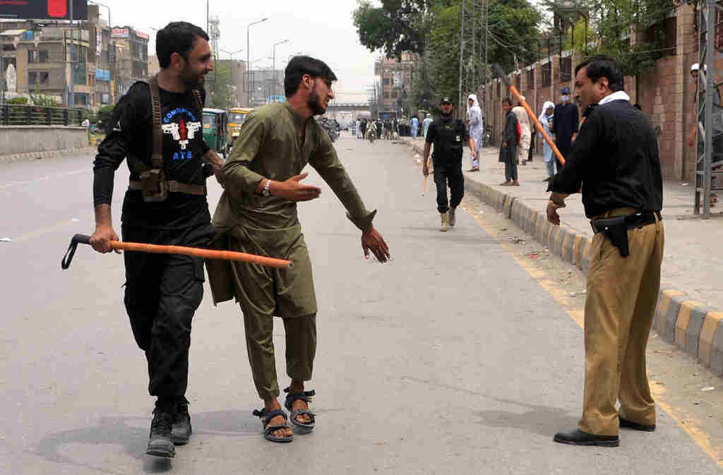 Represión en Paquistán. (Foto: Ppi / Ppi Via Zuma Press Wire / DPA)