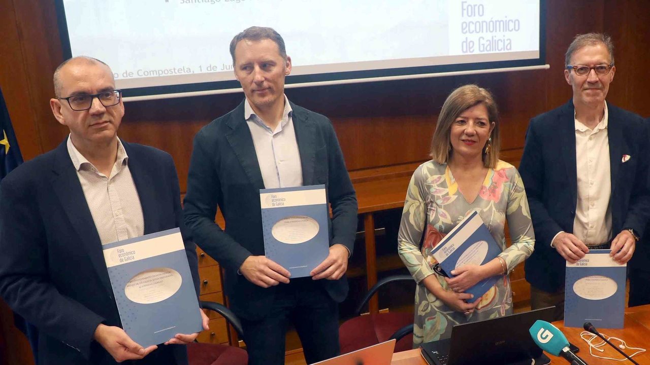 Alberto Vaquero, Luis Otero, María Bastida e Senén Barro (Foto: Foro Económico).